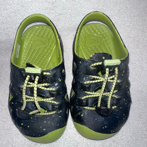 EUC Toddler Size 5 Keen Hiking Waterproof Sandals Green/Black Unisex